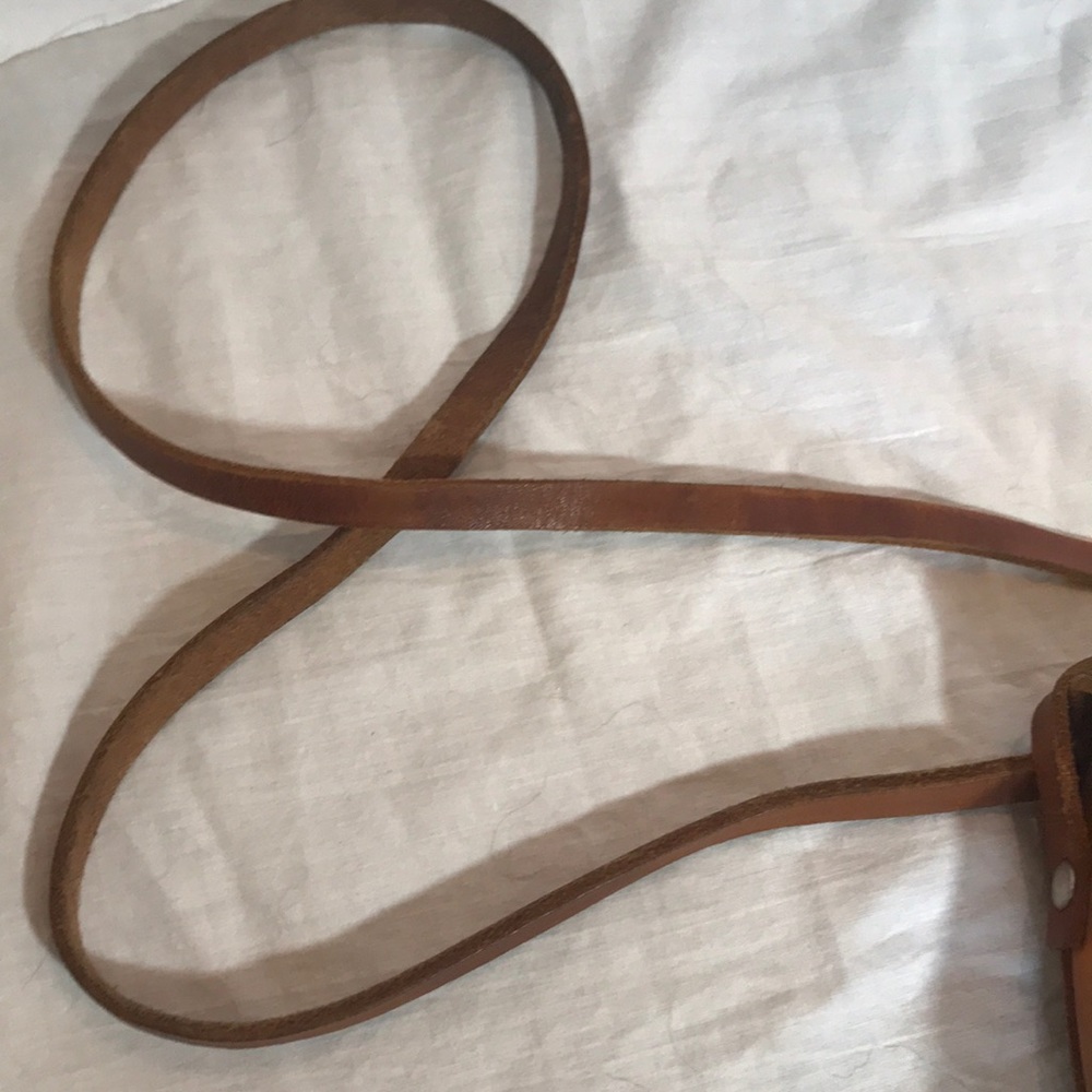“VINTAGE” Handmade Floral Leather Crossbody Bag . - Picture 3 of 16
